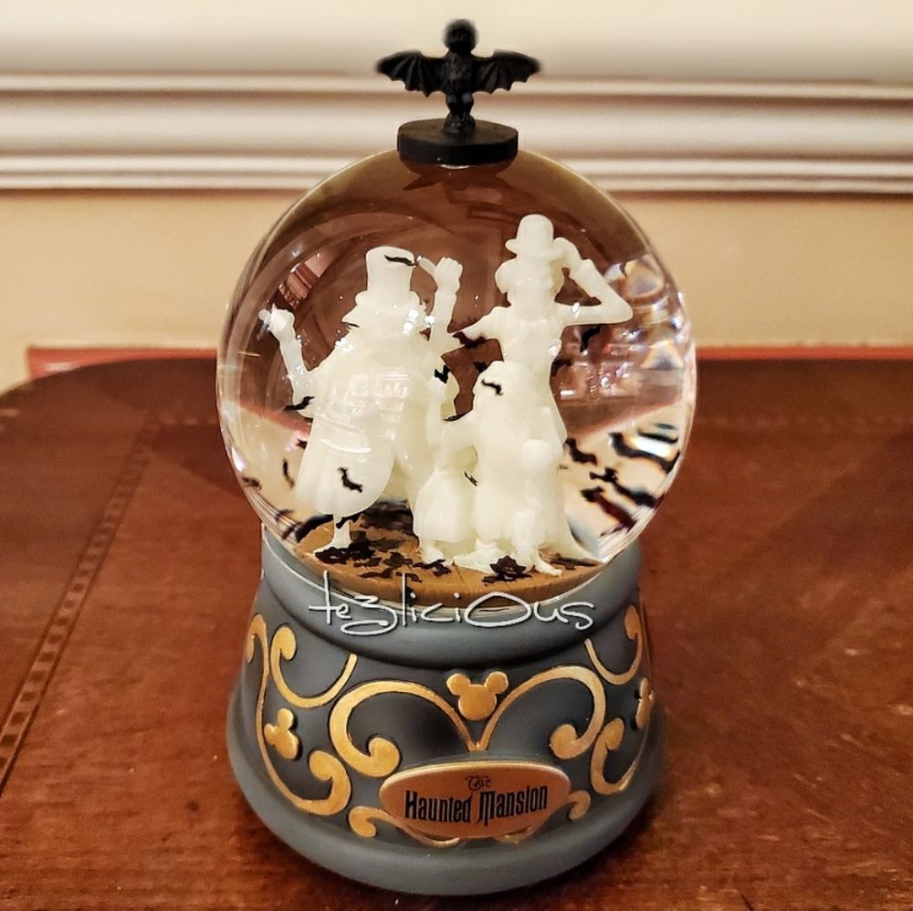 DISNEY PARKS HITCHHIKING GHOST MUSICAL SNOWGLOBE - Picture 2 of 7